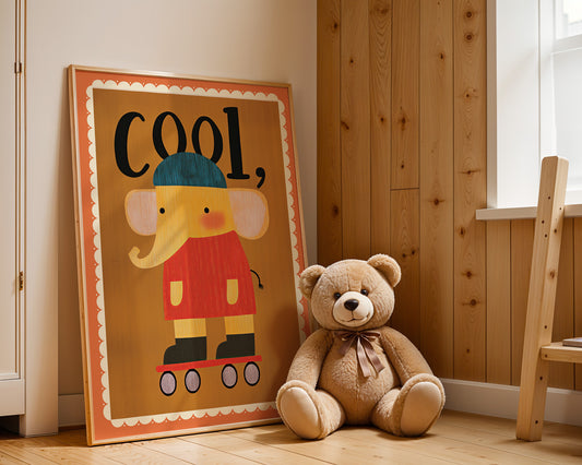 Poster "Cooler Elefant auf Rollschuhen" von justgoodmood, präsentiert neben einem kuscheligen Bären in einem kindgerechten Raum. Das fröhliche Design bringt Farbe und Freude in jedes Kinderzimmer.