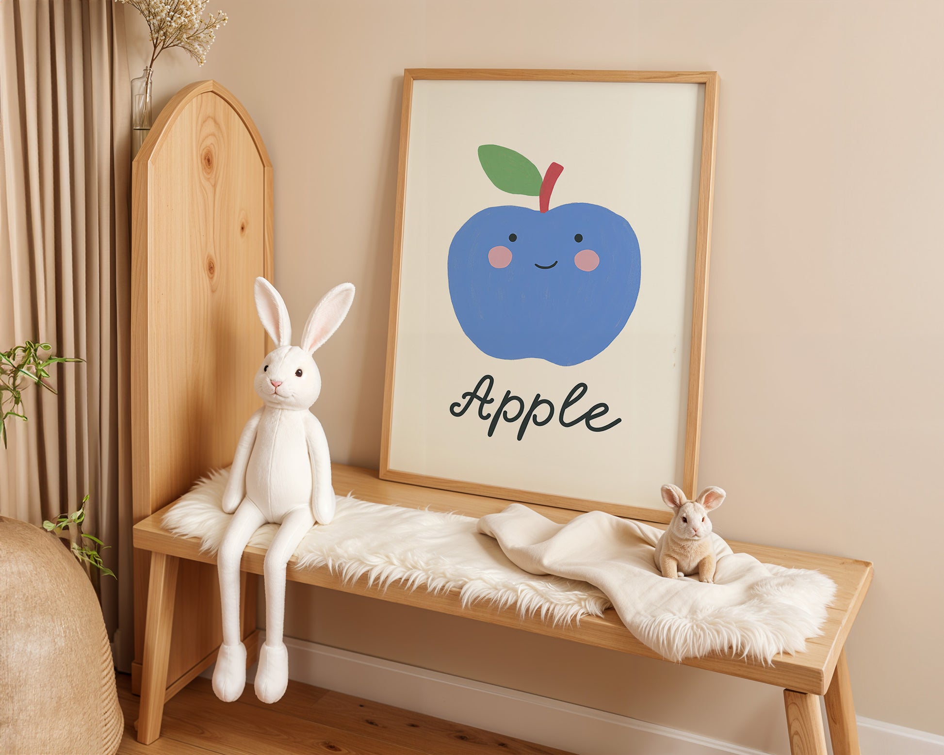 Lustiges Lernposter von justgoodmood mit einem blauen Apfel und einem freundlichen Gesicht, perfekt für jedes Kinderzimmer und eine charmante Geschenkidee!