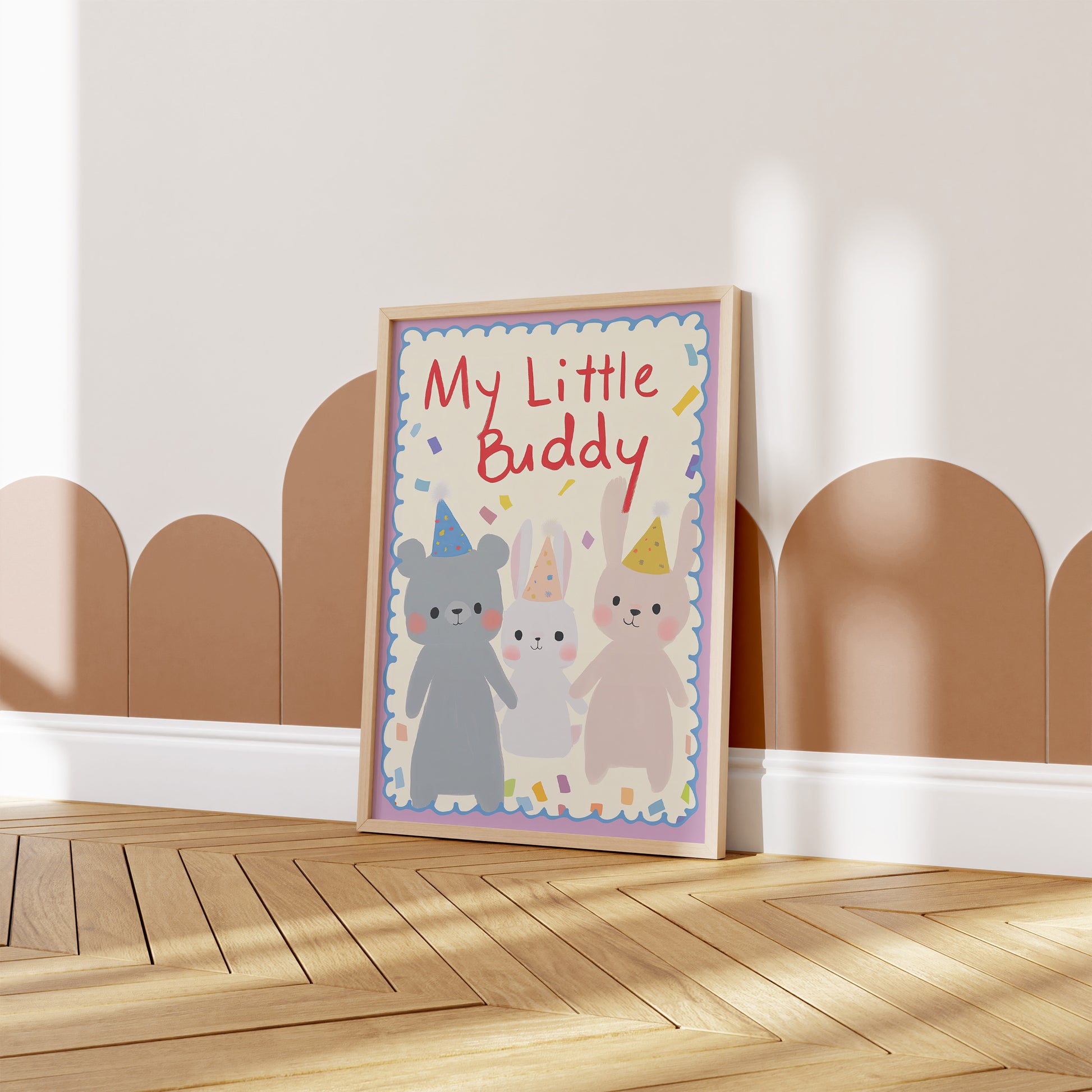 Poster 'My Little Buddy' von justgoodmood, das in einem hellen Raum steht, ideal für eine verspielte Kinderzimmergestaltung.