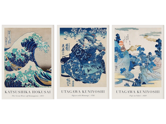 Dreiteiliges Set mit klassischen japanischen Kunstwerken in Blau- und Beigetönen, gedruckt auf hochwertigem Baumwollposter als stilvolle Wanddekoration.