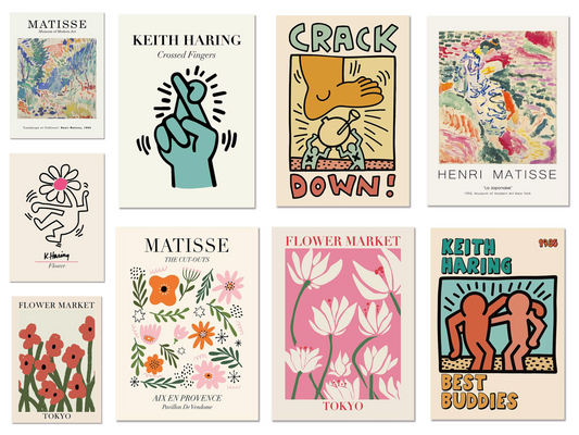 Neun stilisierte Kunstdrucke mit floralen und menschlichen Motiven in klaren Linien und leuchtenden Farben auf hochwertigem Baumwollposter.