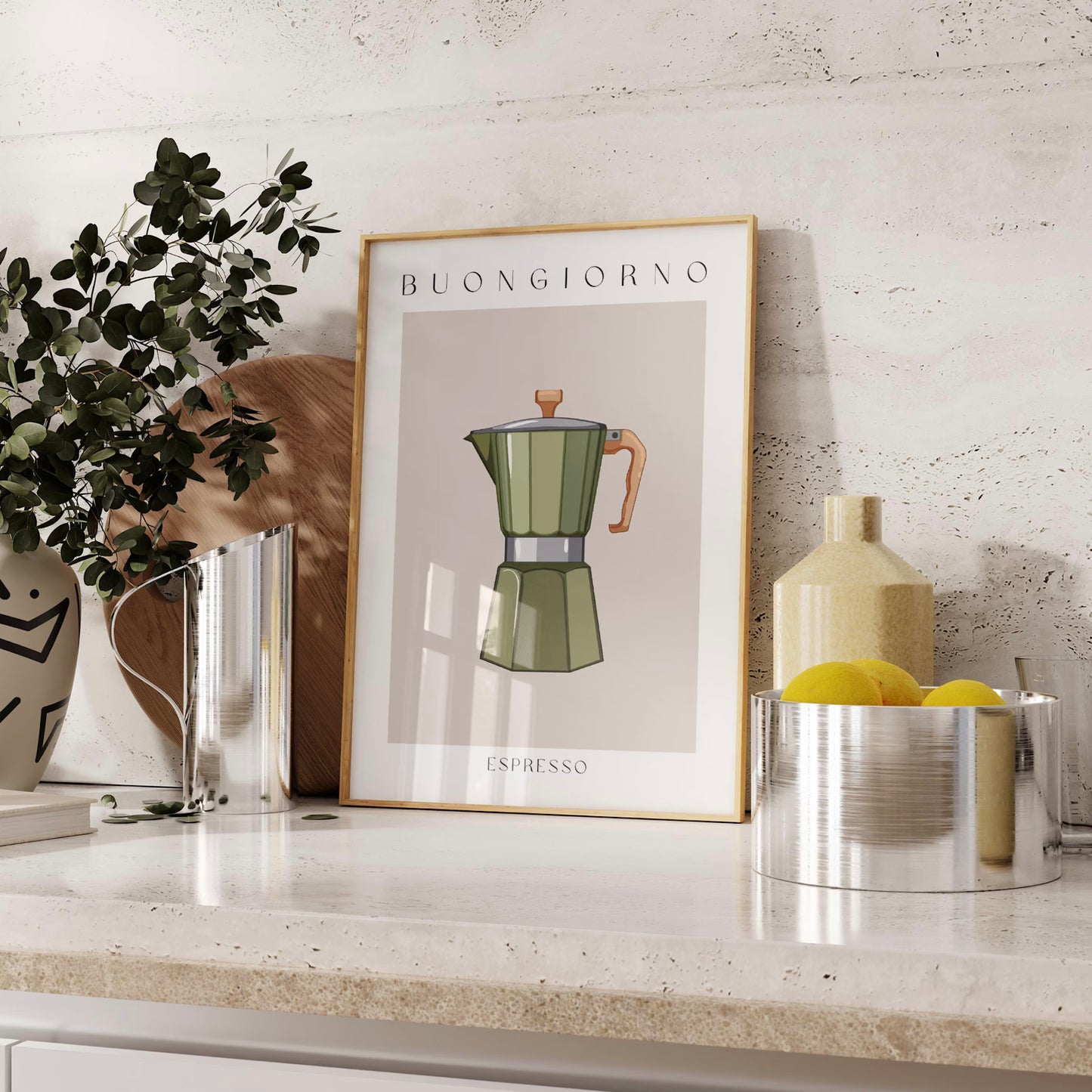 Fröhliches Espresso Poster von JUSTGOODMOOD, zeigt eine grüne Moka-Kanne auf einer modernen Küchentheke, das perfekte Wandbild für Kaffeeliebhaber.