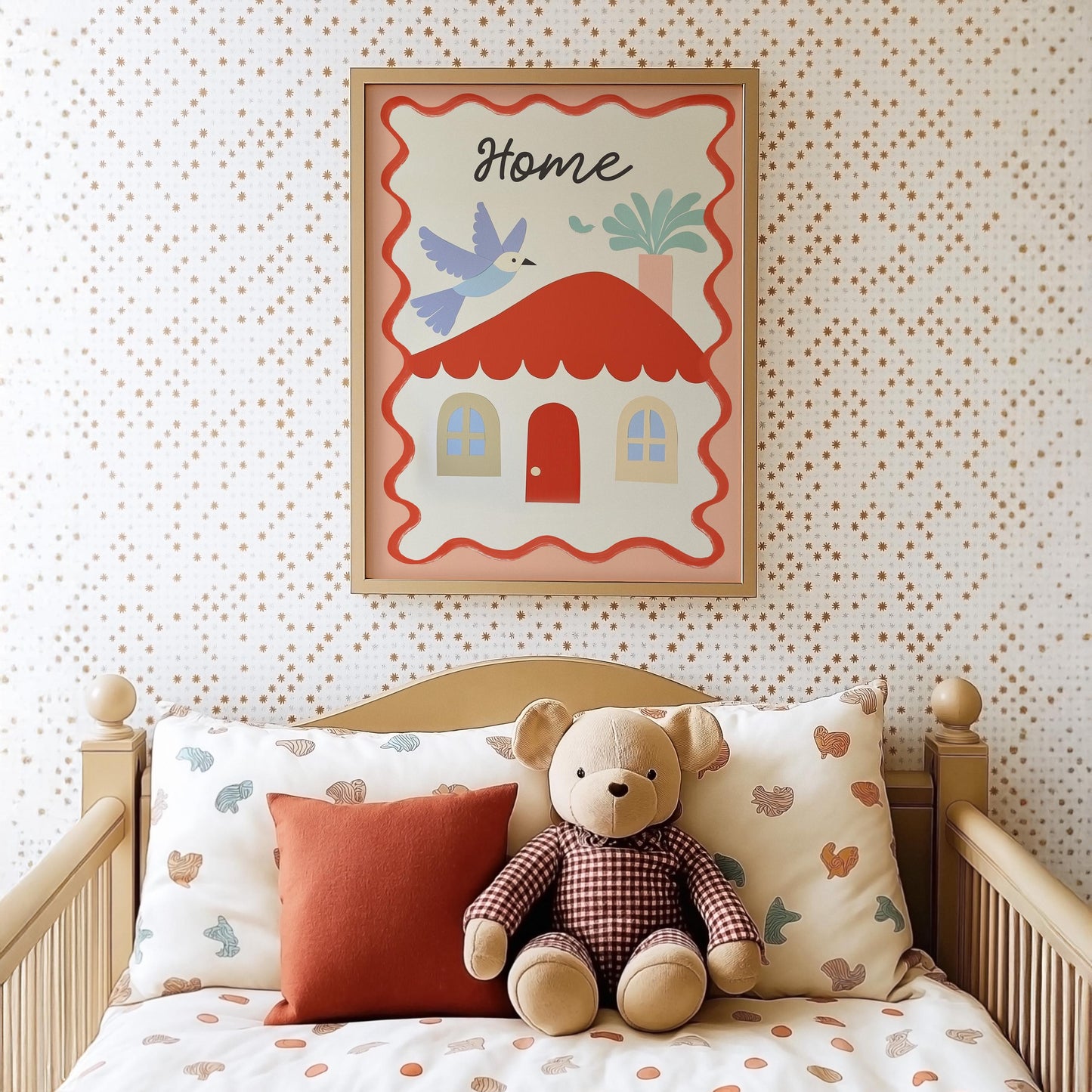 Wunderschön eingerichtetes Kinderzimmer mit dem Poster 'Haus mit Vogel & Pflanze' von JUSTGOODMOOD über dem Bett, harmonische Atmosphäre.