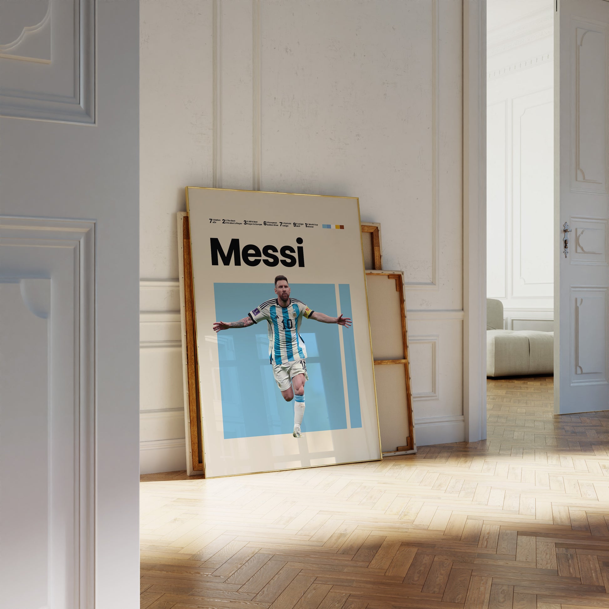 Stylishes Poster von Messi im modernen Design, ideal für Fans des Fußballs. Kreiert von justgoodmood, um Ihrem Raum ein sportliches Flair zu verleihen.