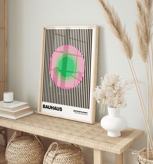 Poster Bauhaus Abstrakte Kunst · Grüner Kreis mit rosa Ringen auf schwarzen Streifen · Geometrisches Retro Wandbild · Print ohne Rahmen - justgoodmood