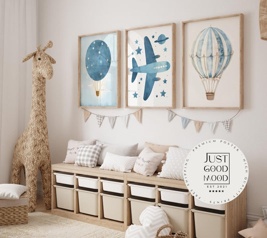 Poster Kinderzimmer Heißluftballon Flugzeug Aquarell Flugträume · Kinderzimmer Bilder · Wand Deko · Kunst Druck · Deko Print · ohne Rahmen - justgoodmood
