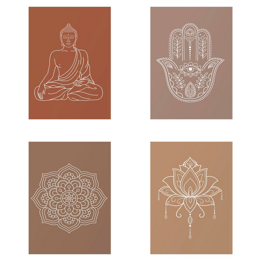 Vierteilige minimalistische Wandkunst mit spirituellem Motiv in warmen Erdtönen, featuring Lotusblume, Mandala, Buddha und Hand Fatima als fein gezeichnete Illustrationen auf Baumwollposter.