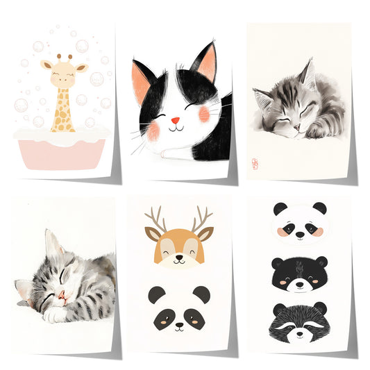 Sechs niedliche Tierposter mit Giraffe, Katzen, Hirsch, Panda und Waschbär im minimalistischen Kinderstil.