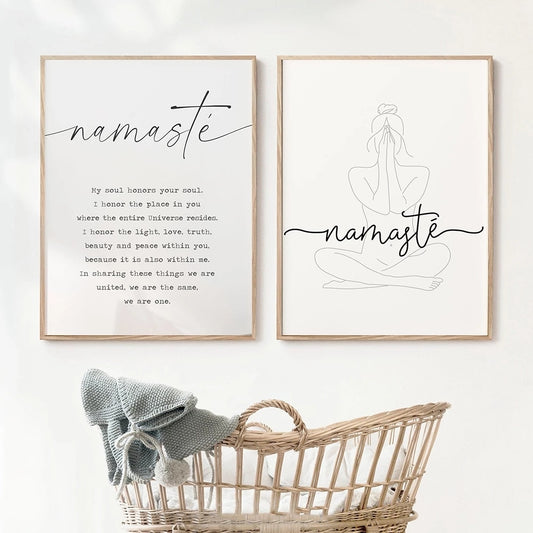 Stylisches Poster "Namaste Yoga Manifestierung" von justgoodmood, das zwei Designvarianten mit inspirierenden Texten und einer meditativen Illustration zeigt, ideal für Yoga- und Meditationsräume.