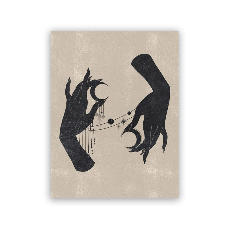 Poster Mond Sterne Gold Schwarz als Deko Print von justgoodmood, zeigt zwei stilvolle Hände, die mit Monden und Sternen in einem minimalistischen Design interagieren.
