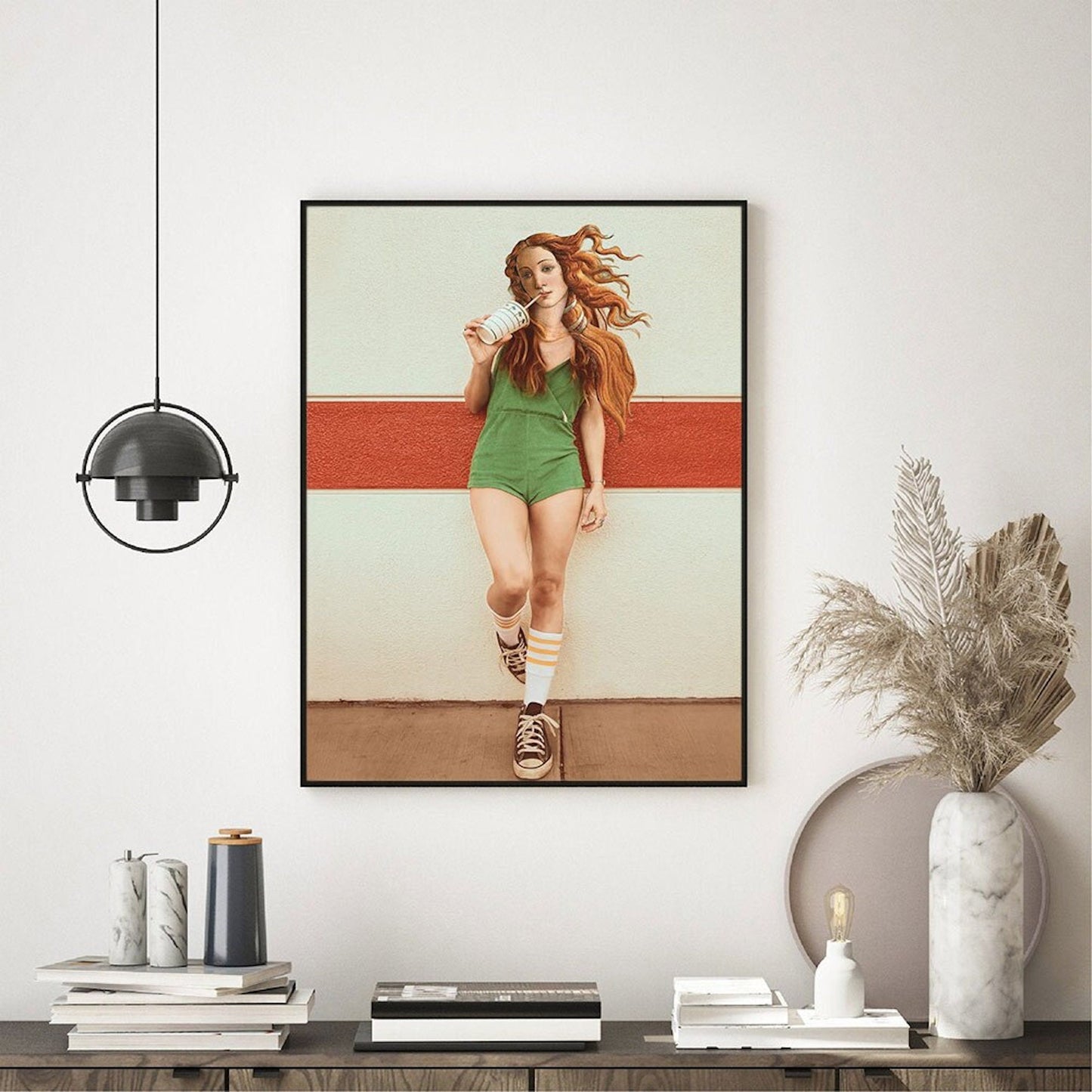 Fröhliches Poster von justgoodmood mit einem sportlichen Mädchen, das einen Milkshake genießt. Ideal für Wohnzimmer oder Schlafzimmer. Wandbild "Sport Mädchen trinkt Milkshake" in lebendigen Farben.