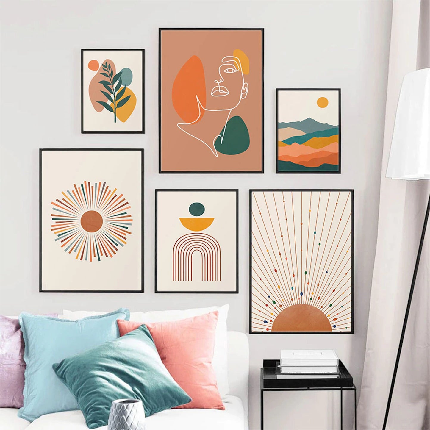 Moderne Wanddekoration mit Boho Charme von justgoodmood. Dieses Poster Set kombiniert lebendige Terrakotta- und Senftöne und zeigt interessante abstrakte Motive, die jedem Raum einen fröhlichen Akzent verleihen.
