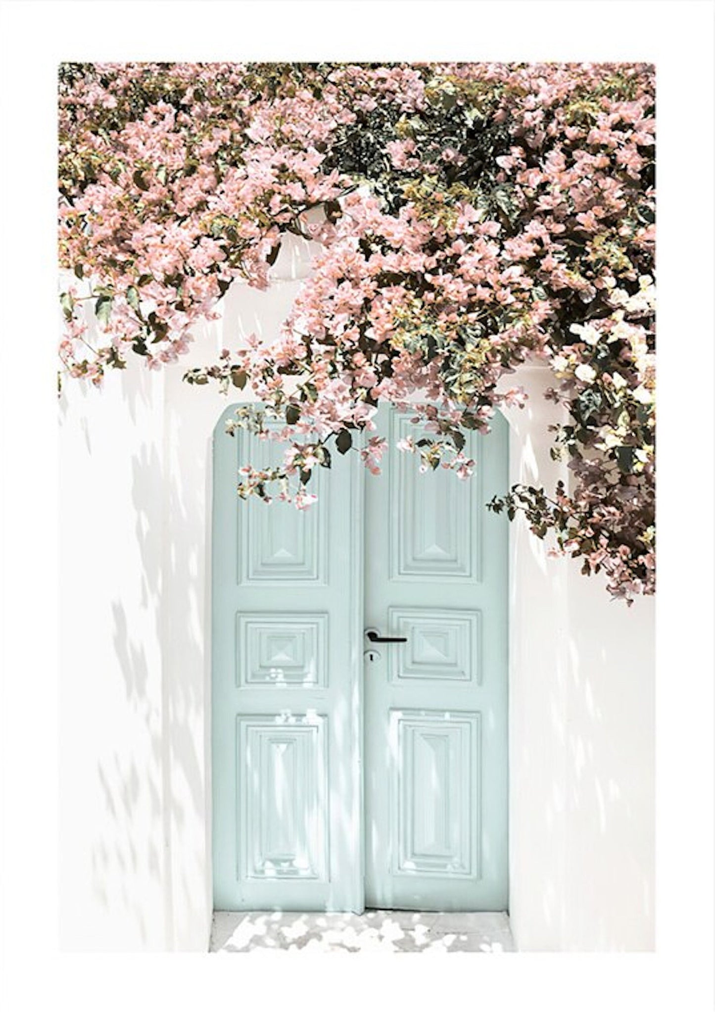 Romantisches Poster von justgoodmood mit einer blauen Tür und blühenden Bougainvilleas, perfekt zur Verschönerung jedes Raumes.