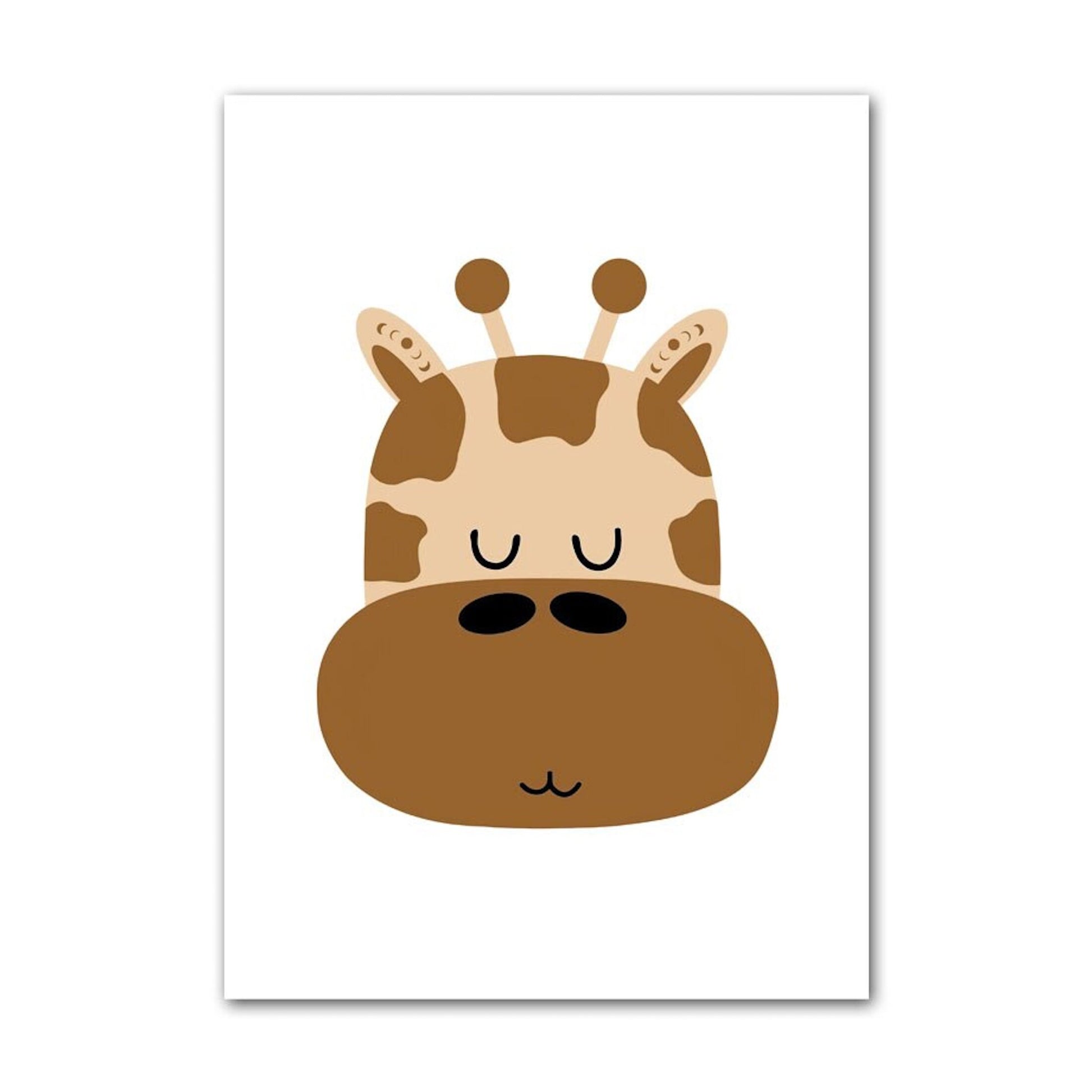Niedliches Poster von justgoodmood mit einer Giraffe, ein ideales Dekorationselement für kreative Kinderzimmer.