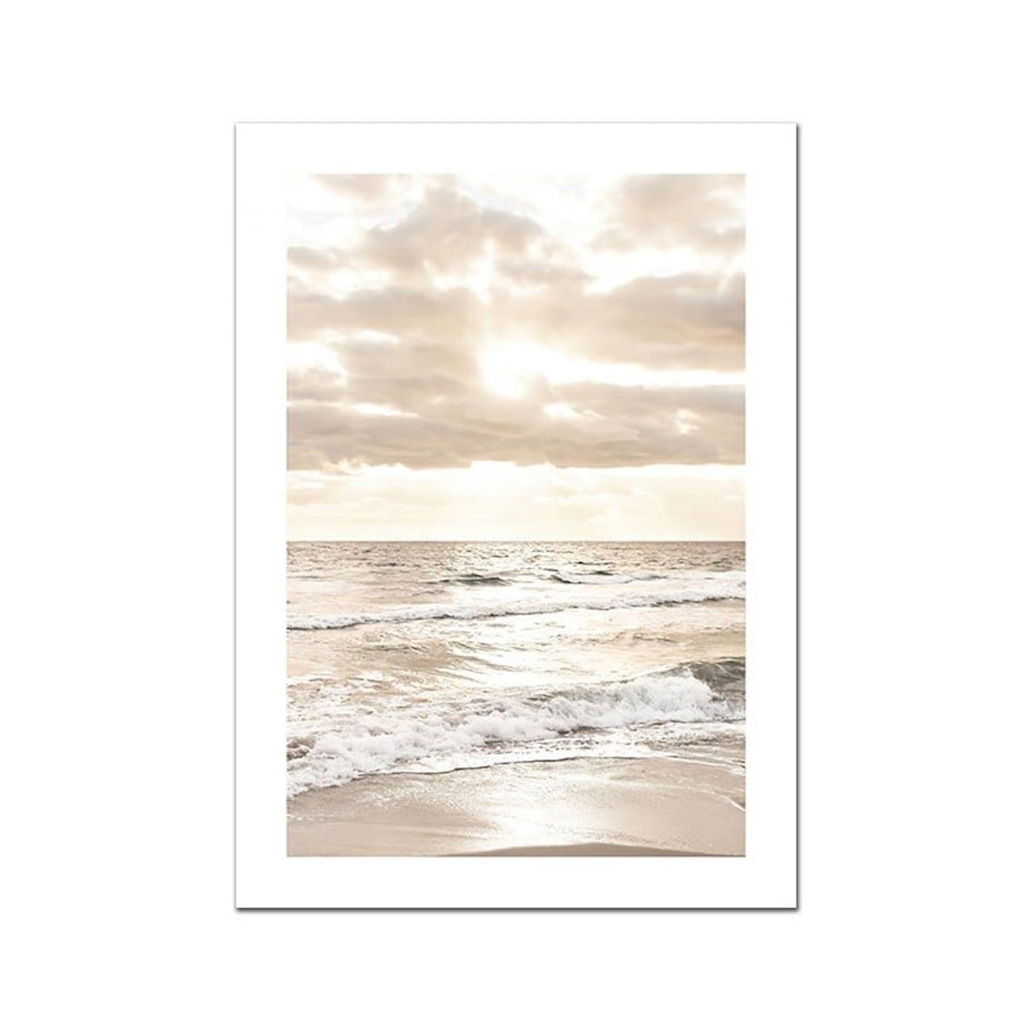 Beruhigende Strandlandschaft im Posterdesign 'Sonnenaufgang am Strand' von justgoodmood, ideal für eine entspannende Atmosphäre in jedem Raum.
