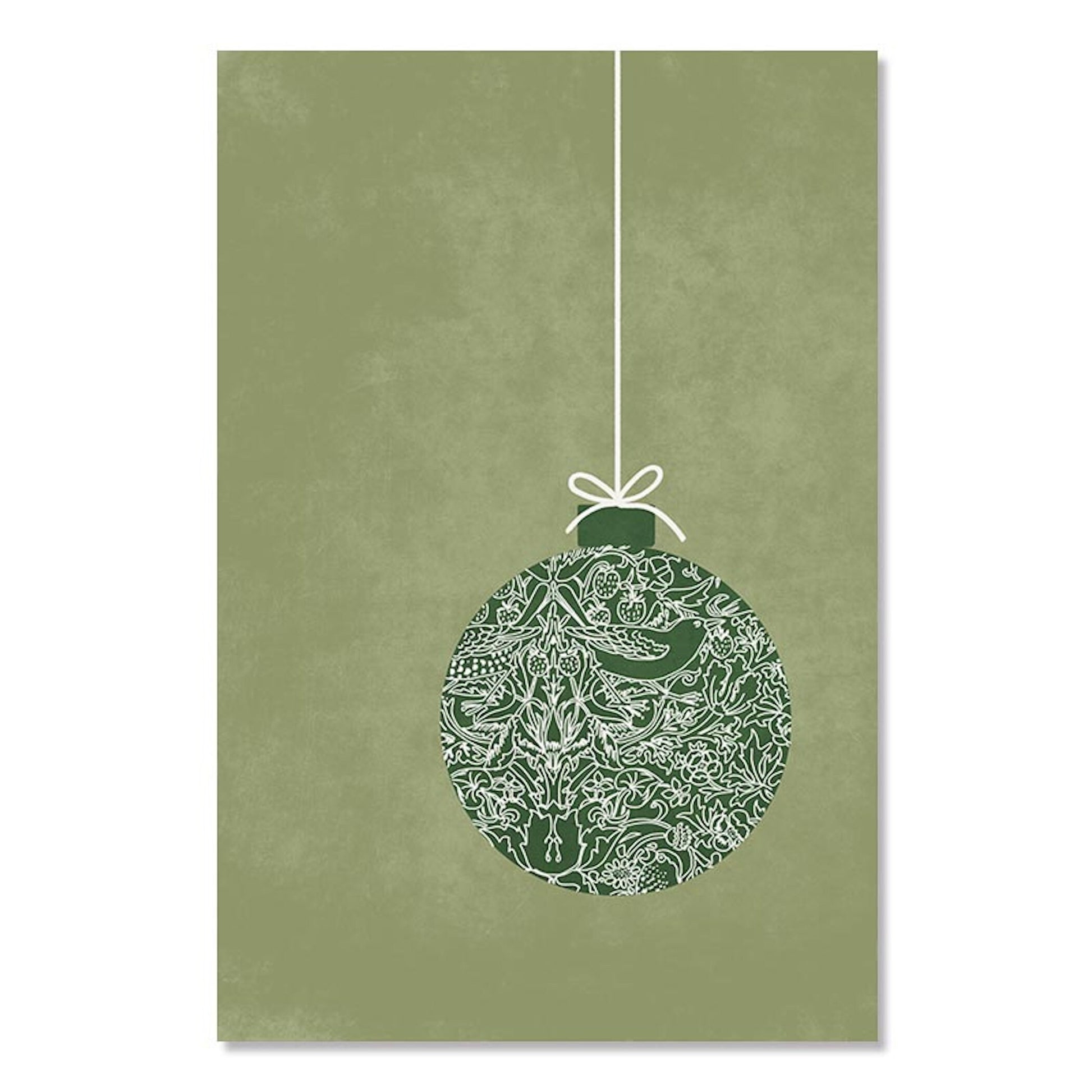 Detailliertes Poster aus dem Sortiment von justgoodmood: "Weihnachtsbaum mit Geschenken", zeigt eine ornamentale Weihnachtskugel auf einem sanften grünen Hintergrund.