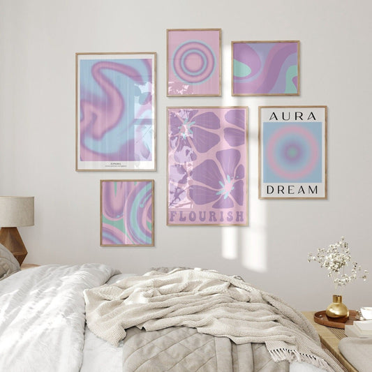 Schöne Wohnkultur mit Poster Harmonie Energie Positiv Mindset I von justgoodmood. Die Wandbilder in sanften Farbtönen verschönern das Schlafzimmer und verbreiten positive Energie.