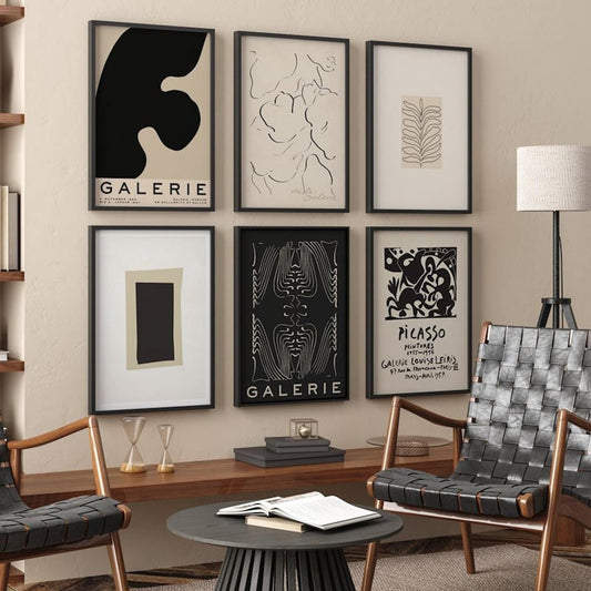 Elegante Wanddekoration mit modernen Picasso Posters von justgoodmood, ideal für kreative Räume.