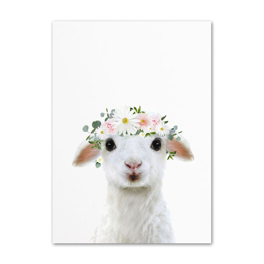 Schönes Poster von justgoodmood mit einem süßen Schaf, das einen Blumenkranz trägt, perfekt für eine fröhliche Kinderzimmerdekoration.