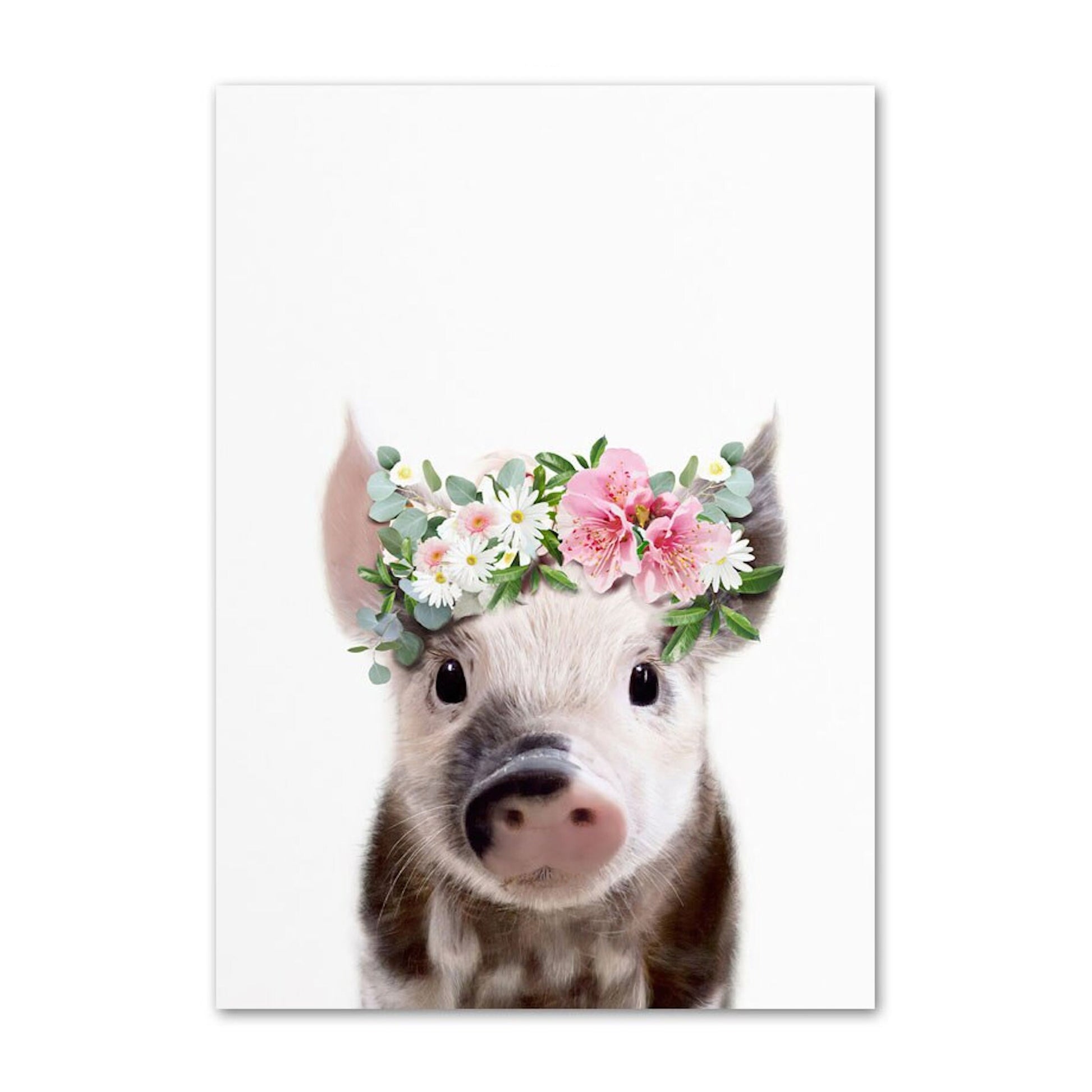 Niedliches Poster von justgoodmood, das ein süßes Ferkel mit Blumenkranz zeigt, ideal für Kinderzimmer und als fröhliche Wanddekoration. Poster Kinder Tiere mit Blumenkranz Schaaf Eichhörnchen und Eule als Deko Print ohne Rahmen.