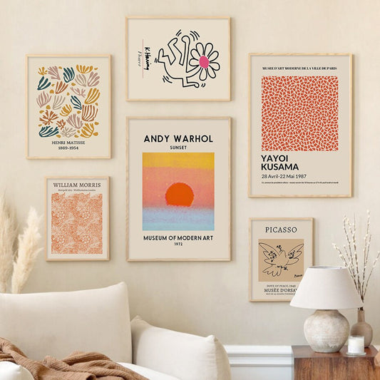 Kreatives Wanddesign mit Art-Drucken von Henri Matisse, Andy Warhol, Yayoi Kusama und Picasso als Deko Print ohne Rahmen von justgoodmood. Verschönern Sie Ihr Zuhause mit diesen Kunstwerken!