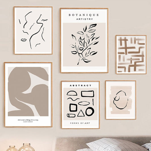 Kreatives Poster Abstrakt Dezente Linien und Formen von justgoodmood, stilvoll in einem Wohnzimmer präsentiert, ideal zur Aufwertung Ihrer Wohnräume.