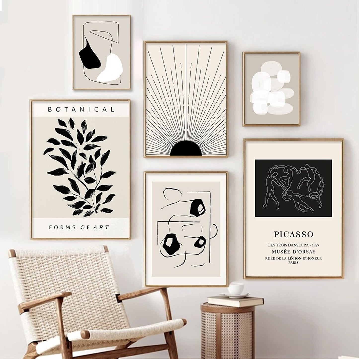 Wunderschöne Wandgestaltung mit abstrakten Postern von justgoodmood. Poster mit dünnen Linien, Pflanzenmotiven und modernem Design als Deko Print ohne Rahmen.
