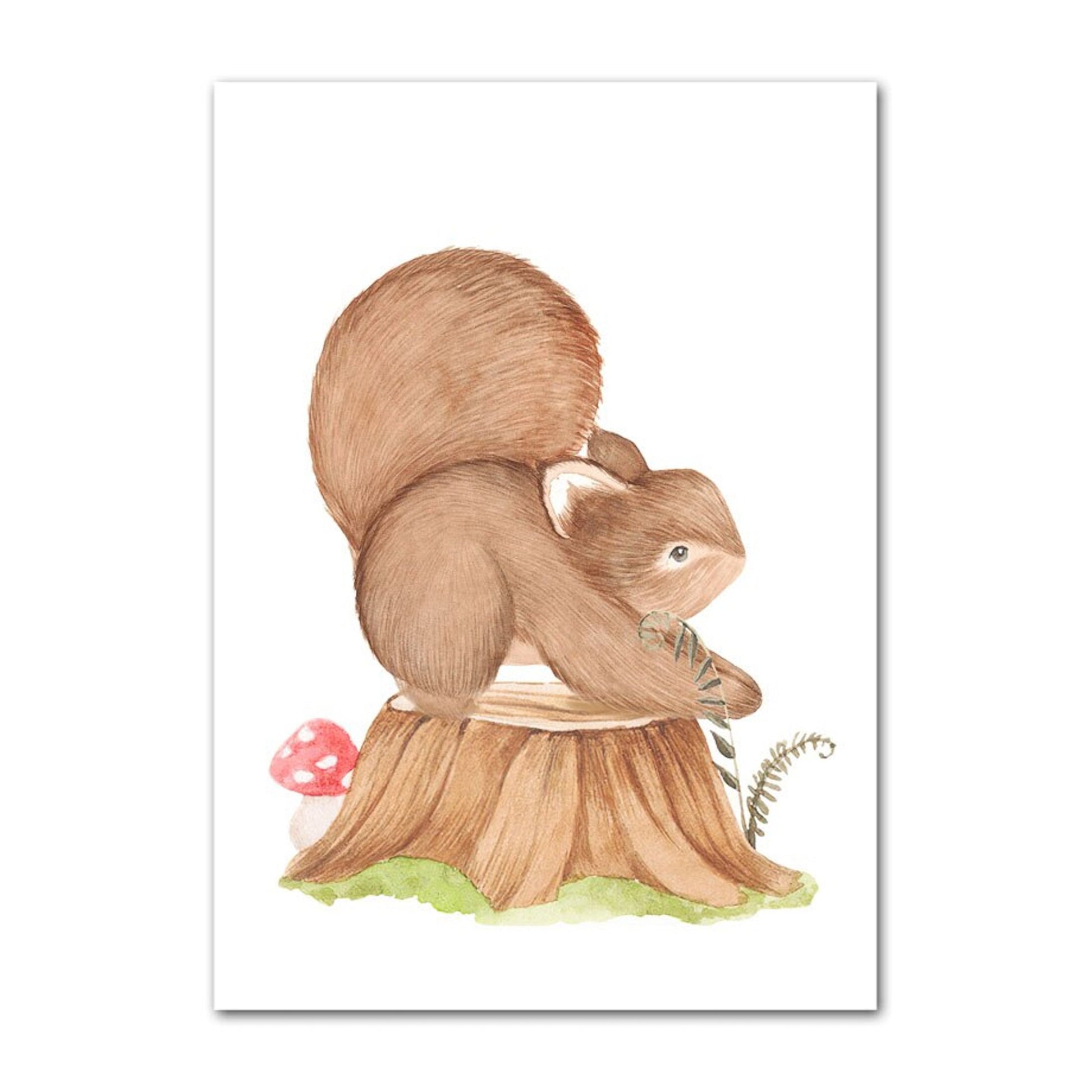 Herziges Poster eines Eichhörnchens im Boho-Stil, das auf einem Baumstumpf spielt. Eine lustige Deko-Idee für Kinderzimmer von justgoodmood.