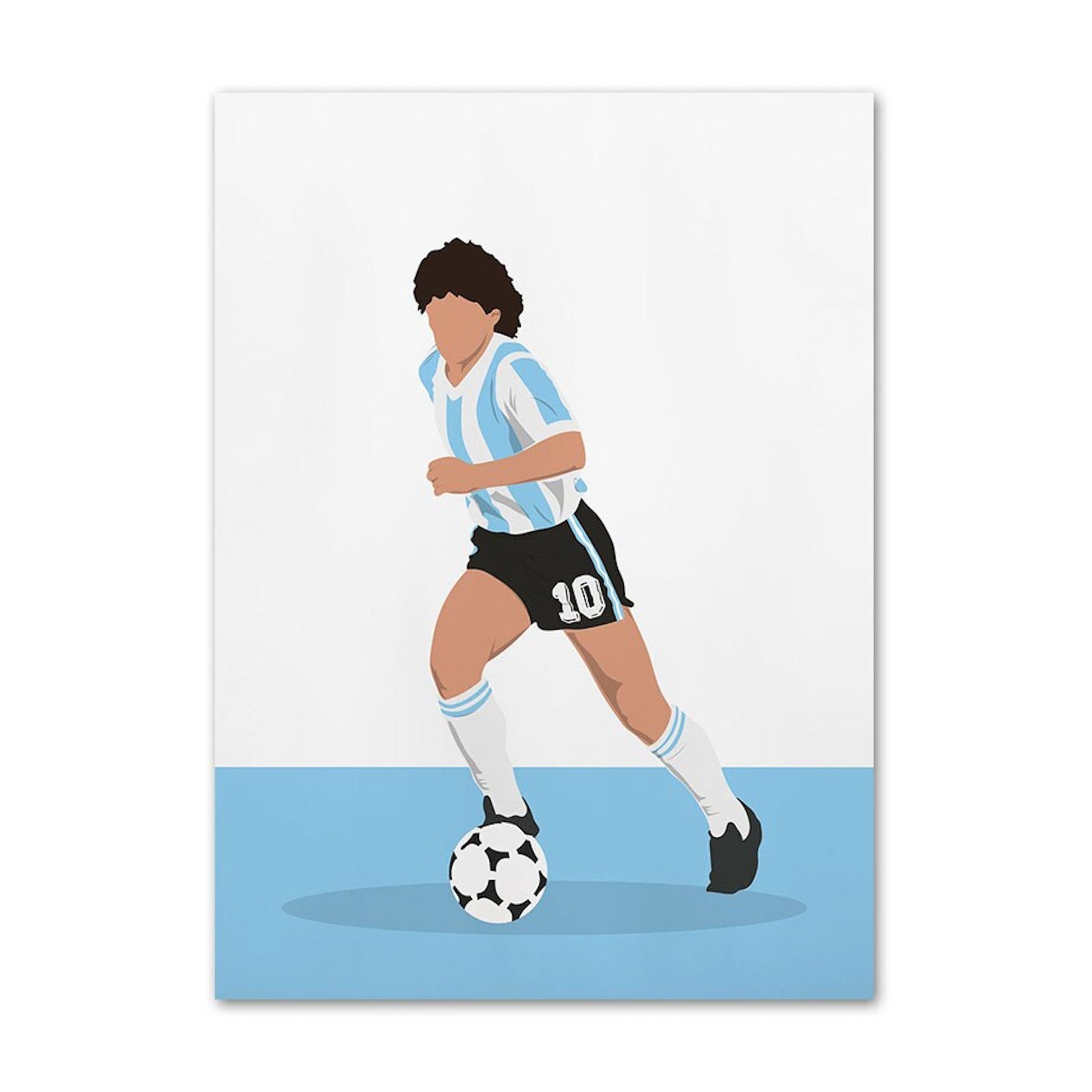 Stylisches Fußballposter von justgoodmood zeigt einen stilisierten Spieler im Argentinien-Trikot, der den Ball dribbelt. Ideal für Fußballfans und als Deko-Print ohne Gesicht, perfekt für jedes Zuhause.