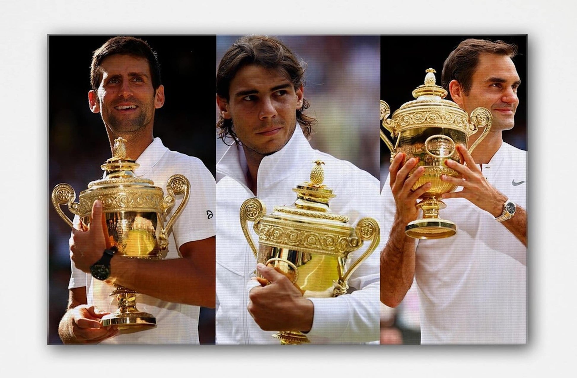 Inspirierendes Bild von Rafael Nadal, Novak Djokovic und Roger Federer mit ihren Trophäen, tolles Deko Print ohne Rahmen von justgoodmood.