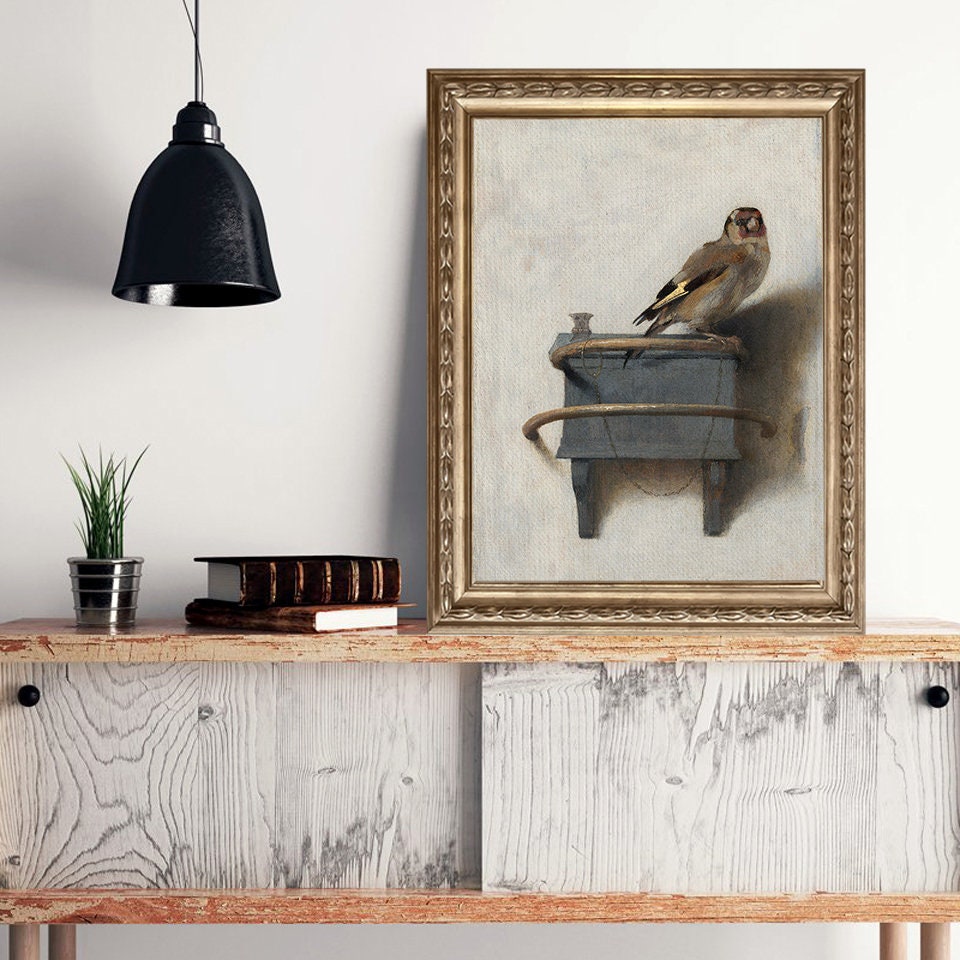 Framed vintage artwork featuring a bird, perfect for home decor. Der Poster Vintage Galerie Wand Kunst Set Blume Vogel Pfirsisch Klavier von justgoodmood bringt Eleganz in jeden Raum.