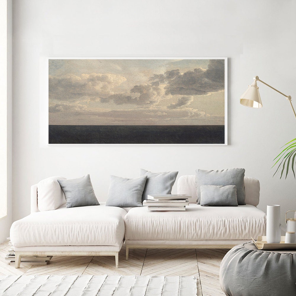 Helles Wohnzimmer mit einem Vintage Poster "Segelschiff und Horizont" von justgoodmood, das maritime Atmosphäre und Stil vermittelt.