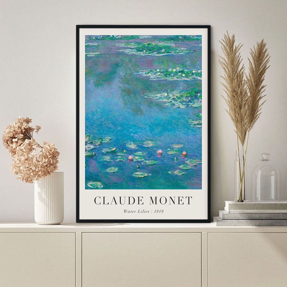 Harmonisches Arrangement des Vintage Claude Monet Posters 'Water Lilies' von Justgoodmood, das ruhige Akzente im Raum setzt.