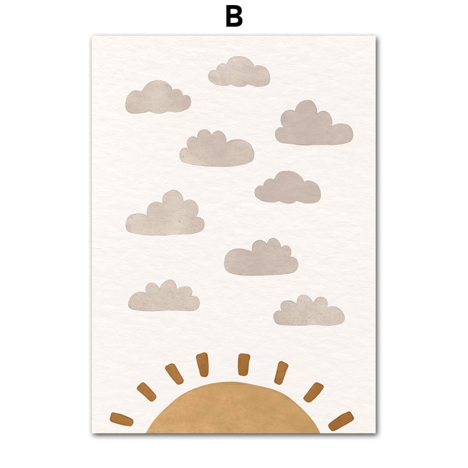 Entspanntes Boho Kinderzimmer Poster von justgoodmood mit wolkigem Himmel und strahlender Sonne - schafft eine einladende Atmosphäre im Kinderzimmer.