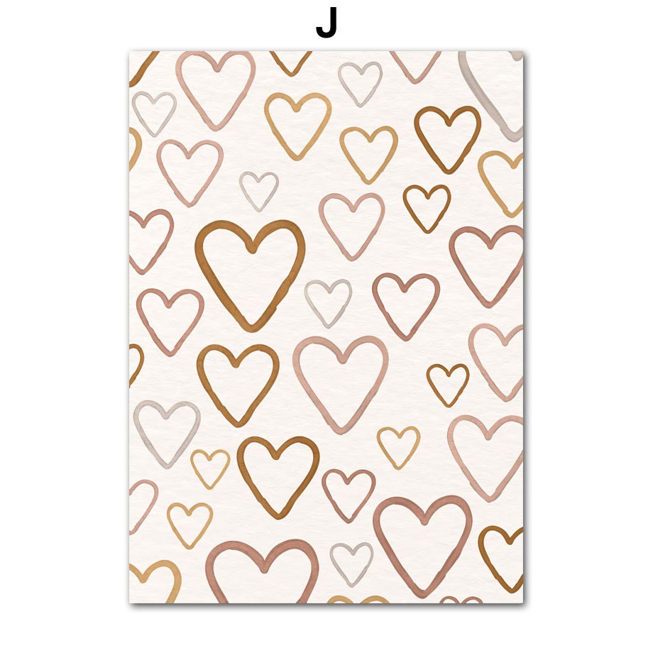 Charmantes Boho Poster für Kinderzimmer von justgoodmood, das ein fröhliches Muster aus Herzformen zeigt und wunderbar zur Dekoration des Kinderzimmers beiträgt.