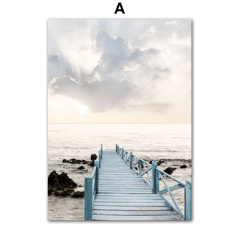 Poster von justgoodmood mit einem malerischen Holzsteg, der in das ruhige Meer führt, ideal als Deko Print für maritimes Flair.