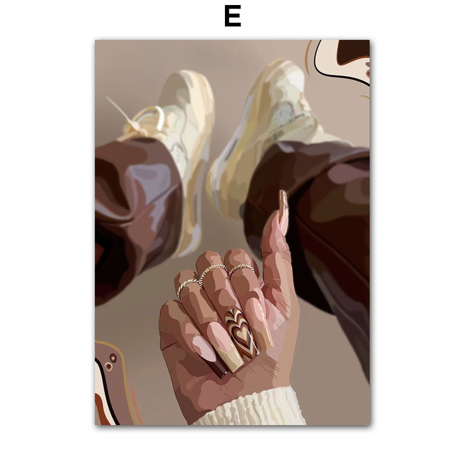 Hip Hop Schmuck Poster von justgoodmood - Stilvolle Illustration einer Hand mit langen Nägeln und Ringen, perfekt für das Mädchen, das ihren Raum kreativ gestalten möchte. Ideal für Wohnzimmer oder Schlafzimmer.