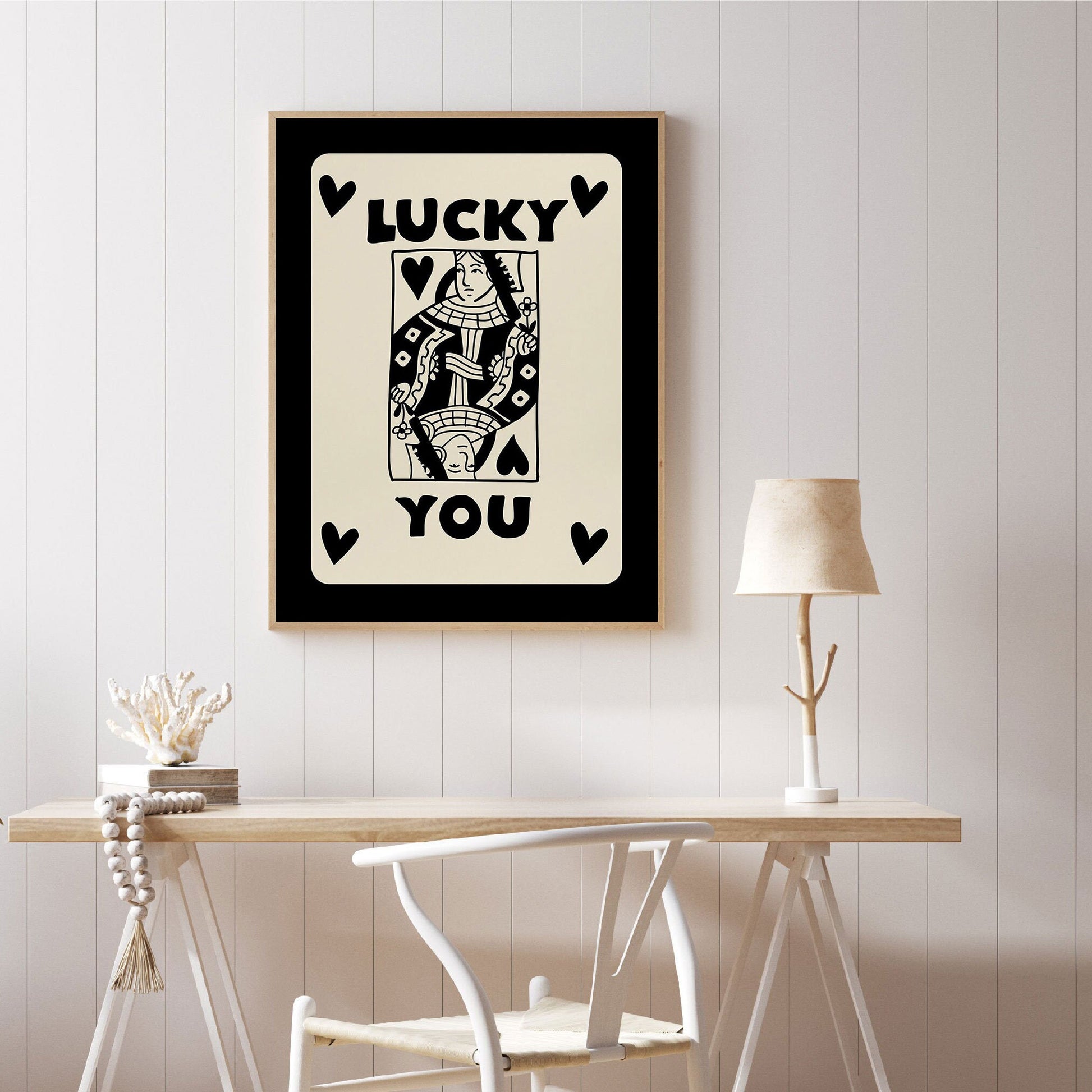 Charmantes Poster mit der Aufschrift 'Lucky You' und einer Dame Karte, perfekt für jedes Zimmer von justgoodmood, Poster Poker Ass Karte I Dame Karte I Glücks Karte.