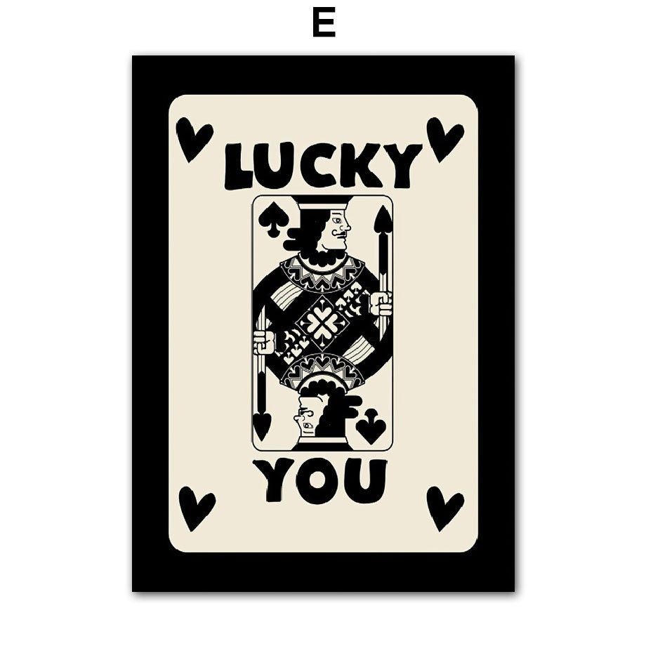 Bezauberndes Poster von justgoodmood mit dem Titel 'Poster Poker Ass Karte I Dame Karte I Bube Karte I Glückswürfel I Kirschen Billiard 8 I Deko Print ohne Rahmen'. Dieses Design zeigt eine stilisierte Spielkarte mit dem Text 'LUCKY YOU'.