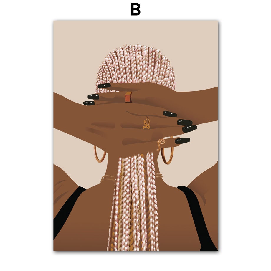 Elegantes Poster "Boho Nägel Frau" von justgoodmood mit einer stilvollen Rückansicht. Das Bild zeigt kunstvolle Zopf- und Nageldesigns, ideal für inspirierende Wohnräume.