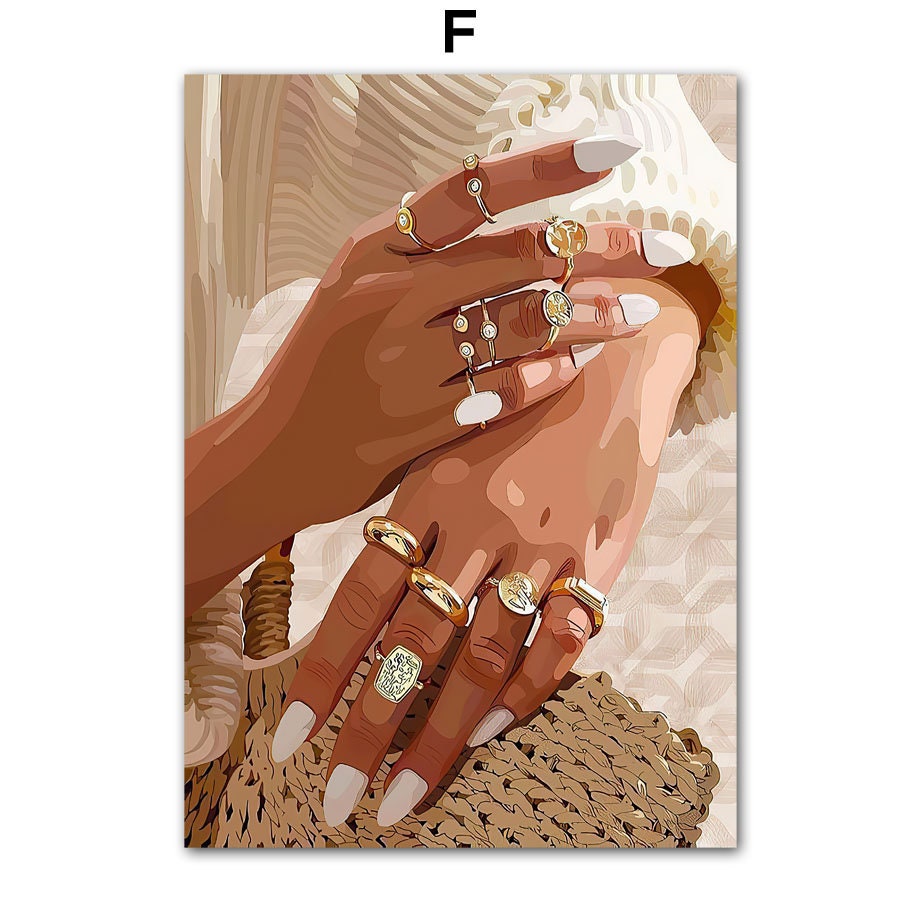 Hip Hop Schmuck Poster von justgoodmood - Kunstvolles Bild von Händen mit verschiedenen Ringen, ideal um einem modernen Raum einen künstlerischen Akzent zu verleihen. Verwandle dein Zuhause mit diesem einzigartigen Design.