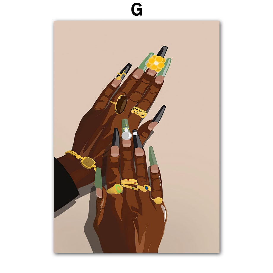Hip Hop Schmuck Poster von justgoodmood - Stylische Darstellung von Händen mit bunten Nageldesigns und Ringen, ein perfektes Wandbild für modebewusste Mädchen die Kunst schätzen.