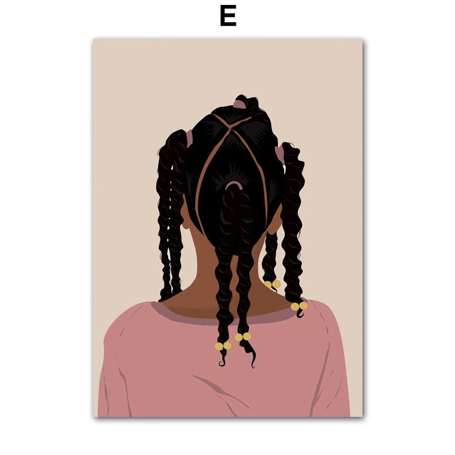 Schönes Poster von justgoodmood, das die Rückansicht eines Mädchens mit geflochtenen Haaren zeigt. Ideal, um einen trendigen und kreativen Look in jedem Raum zu kreieren.