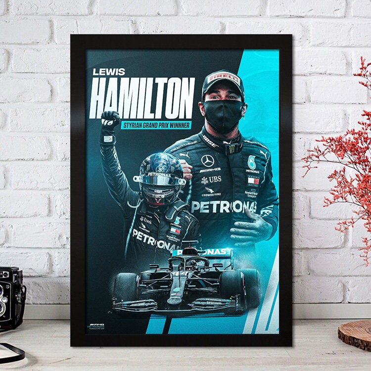 Poster von justgoodmood: Formel 1 Rennfahrer Legenden mit einem legendären Fahrer, das perfekte Deko Print, das die Leidenschaft für den Motorsport widerspiegelt.