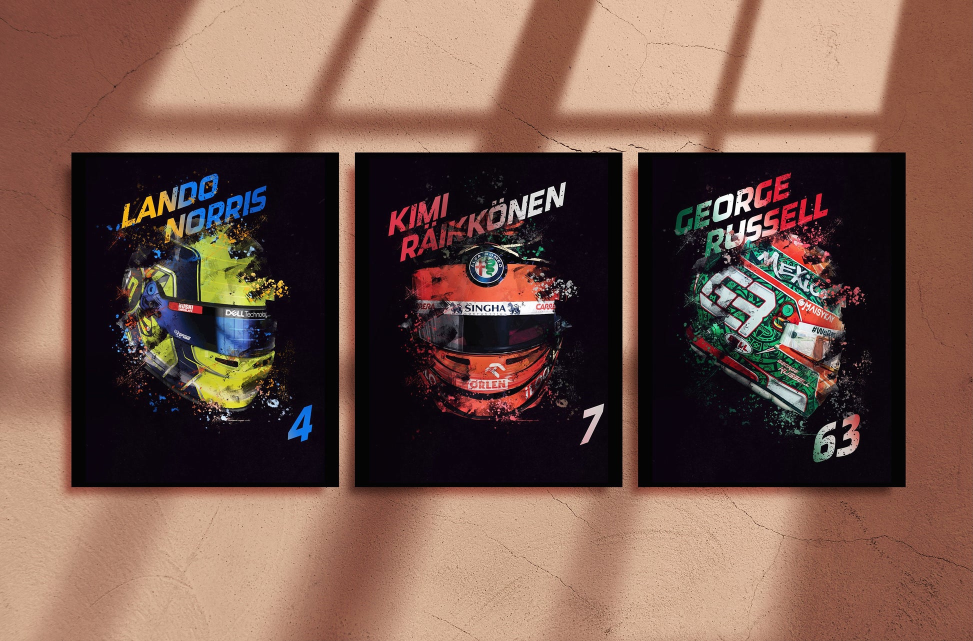 Eindrucksvolles Formel 1 Poster mit den Helmen von Lando Norris, Kimi Räikkönen und George Russell. Ideal für Motorsportfans. Hochwertiger Deko-Print ohne Rahmen von justgoodmood.