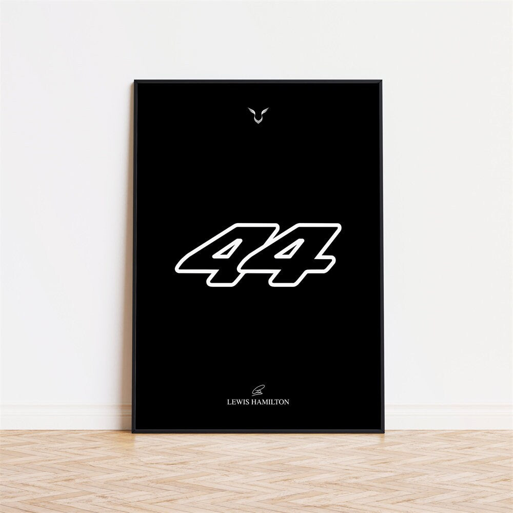 Stylisches Poster mit der Nummer '44' in hochwertiger Schriftart, ideal für Formel 1 Begeisterte und Lewis Hamilton Anhänger. Poster Formel 1 Sprüche von justgoodmood.