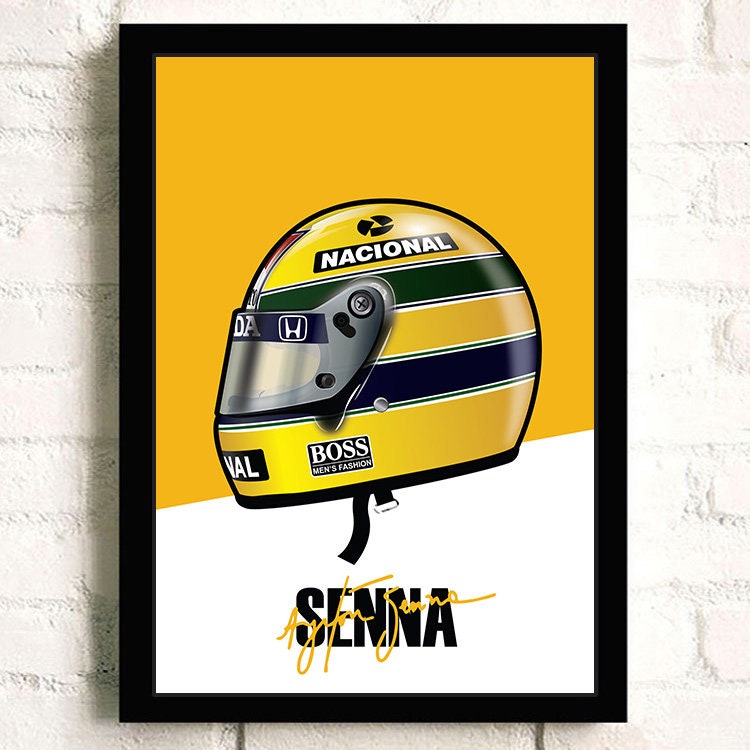 Lebhaftes Poster eines gelben Formel 1 Helms mit grünen Streifen, unterzeichnet von Senna, ein muss für Serienliebhaber und stilvolle Raumgestaltung - justgoodmood, Poster Formel 1 Helm Rennfahrer Name Unterschrift I Deko Print ohne Rahmen.
