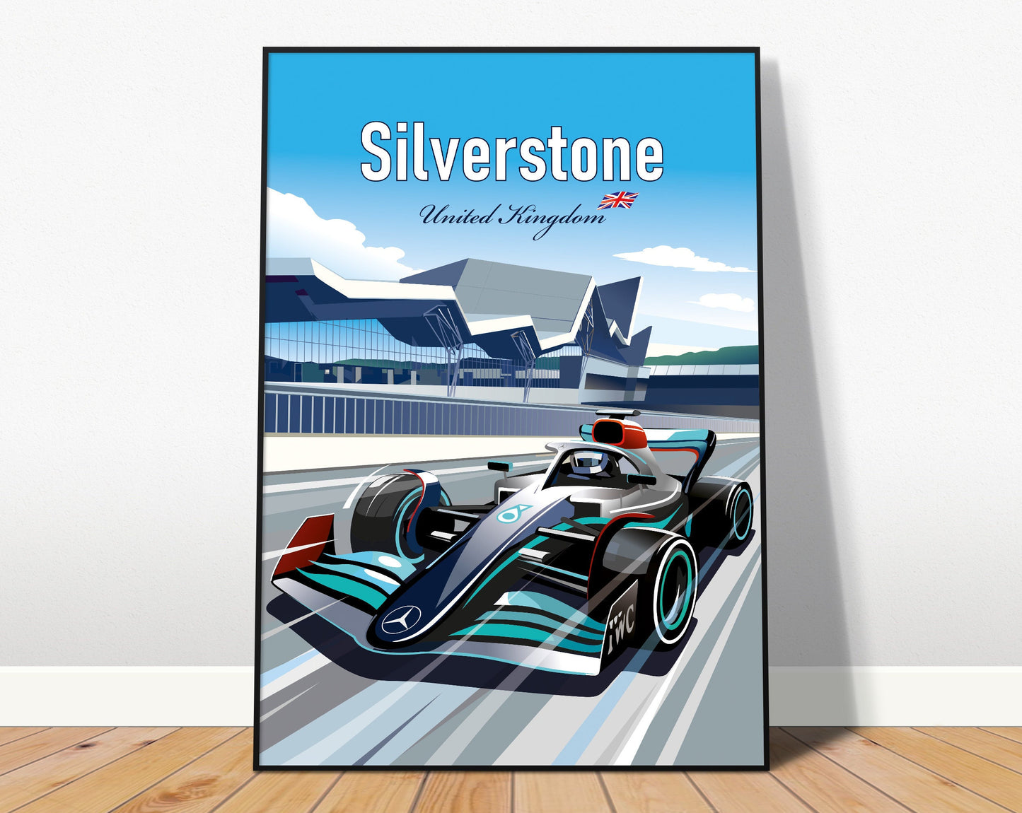 Poster Formel 1 mit Rennwagen auf der Silverstone Rennstrecke im Vereinigten Königreich, ein fröhliches Dekoobjekt von justgoodmood.