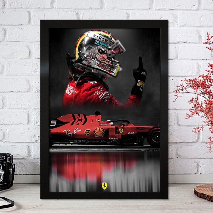 Deko Poster mit Formel 1 Rennfahrer im Ferrari für wahre Fans, von justgoodmood, Titel: Formel 1 Rennfahrer Legenden Rennwagen.