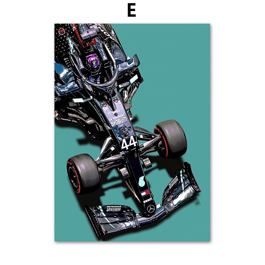 Hochwertiger Deko-Print eines Formel 1 Rennwagens mit der Nummer 44, ideal für Motorsportfans. Poster von justgoodmood, Titel: Formel 1 Rennwagen Rennfahrer. Bringen Sie die Faszination des Rennsports in Ihr Zuhause!